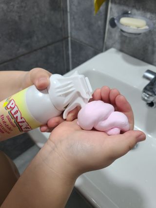 주식회사 권브라더스 [권브라더스] 목욕놀이 필수템, 핑키공주 유아버블클렌저 300ml 대용량 몽글몽글 구름 속 딸기향 — 5점을 준 리뷰어가 2022년 1월 올린 사용 사진