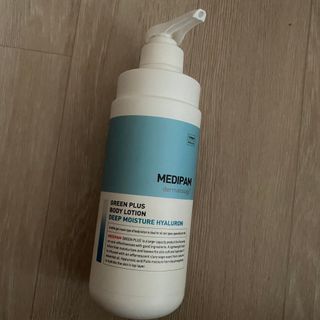 [메디팜] 히알루론산 딥 모이스처 바디로션 — 5점을 준 리뷰어가 2021년 12월 올린 사용 사진