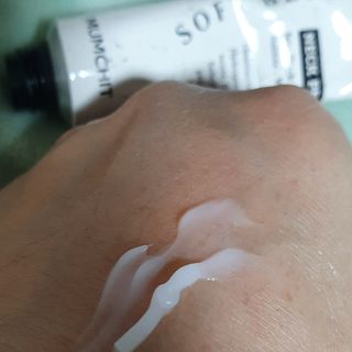 멈칫(MUMCHIT) 넥퍼퓸 NECKPERFUME 2가지 향 — 4점을 준 리뷰어가 2021년 11월 올린 사용 사진