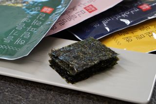 [해림맛김] 들기름에 구운 바삭바삭 김 4종 세트 + 1종 랜덤발송 총5개입 — 5점을 준 리뷰어가 2021년 2월 올린 사용 사진