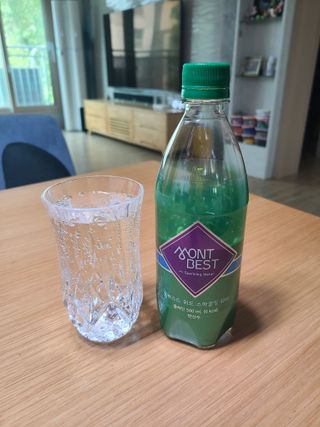몽베스트 Montbest with Sparkling water Plain 20병 — 5점을 준 리뷰어가 2021년 11월 올린 사용 사진