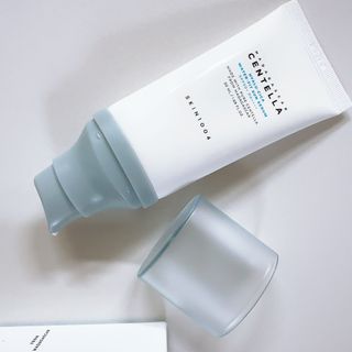 [스킨1004] 마다가스카르 센텔라 히알루-시카 워터핏 선세럼 50ml — 5점을 준 리뷰어가 2024년 5월 올린 사용 사진