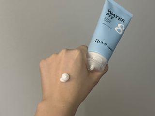 나우 [리브엠]피부 속부터 겹겹이, 촘촘하게! 워터핏8중 수분착붙 크림 — 5점을 준 리뷰어가 2024년 12월 올린 사용 사진