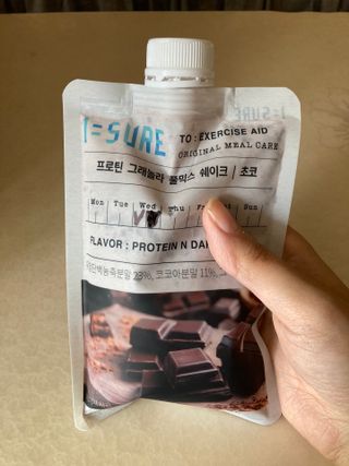 다미즐 [아이슈어] 맛있는 관리의 시작 그래놀라 풀믹스 쉐이크 4종 택 1/7일분/초콜릿, 고구마, 곡물, 바나나 — 5점을 준 리뷰어가 2021년 4월 올린 사용 사진