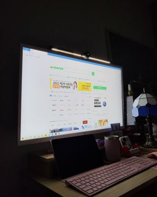 TOMO GRAPHY 나 있을땐 환한 조명 나 없을땐 확실한 살균 ★ DESK LIGHT & STERILIZER [ON] ★ — 4점을 준 리뷰어가 2021년 11월 올린 사용 사진