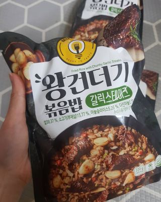 한성기업 무볼레 왕건더기 볶음밥 갈릭스테이크 — 3점을 준 리뷰어가 2021년 10월 올린 사용 사진