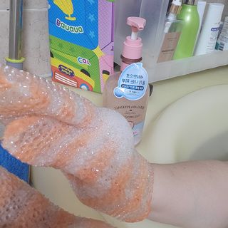 벨먼 내추럴스파 수분광채 스크럽 바디워시 600ml 5종 — 5점을 준 리뷰어가 2022년 5월 올린 사용 사진