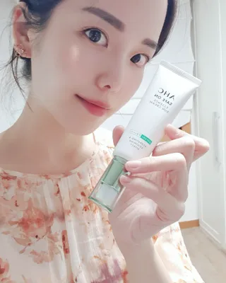 [AHC] 세이프온 에센스 선크림 올리브영 스페셜 증정 기획세트 — 5점을 준 리뷰어가 2022년 6월 올린 사용 사진