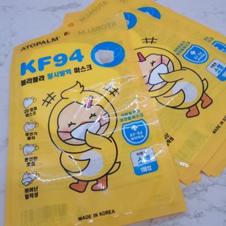 아토팜 블라블라 황사방역 마스크 KF94 — 5점을 준 리뷰어가 2021년 10월 올린 사용 사진