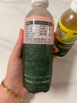 더그레잇티 콤부차 [매일유업] 더그레잇티 44kcal 콤부차 300ml *12개입 (오리지널 6개+베리리치 6개) — 5점을 준 리뷰어가 2023년 8월 올린 사용 사진