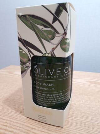 올리브 오일 스킨케어 컴퍼니 [OOSC] 향기로운 보습 로즈 제라늄 바디워시 500ml — 5점을 준 리뷰어가 2021년 5월 올린 사용 사진
