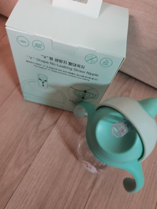 유비맘 트라이탄 코니빨대컵_컬러 랜덤 발송 — 5점을 준 리뷰어가 2021년 3월 올린 사용 사진
