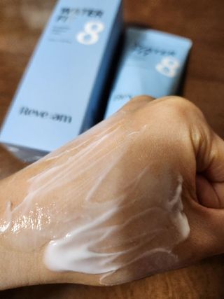 나우 [리브엠]피부 속부터 겹겹이, 촘촘하게! 워터핏8중 수분착붙 크림 — 5점을 준 리뷰어가 2025년 5월 올린 사용 사진