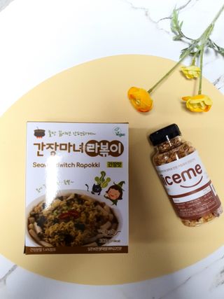 더밥  고추마녀 라볶이 +  나이스미 무설탕 현미후레이크 — 3점을 준 리뷰어가 2021년 10월 올린 사용 사진
