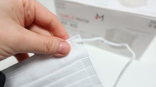 [엠메이데이] 엠쉴드 마스크KF-AD 화이트 50EA — 5점을 준 리뷰어가 2022년 2월 올린 사용 사진