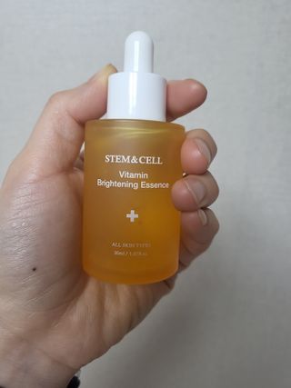 체르엠 스템앤셀 비타민 브라이트닝 에센스 30ml 1개 — 5점을 준 리뷰어가 2022년 3월 올린 사용 사진