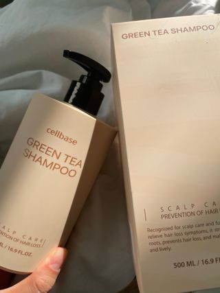 프리마인 더이상 뻣뻣하고 효과없는 탈모샴푸는 NO. 근본부터 케어하는 셀베이스 그린티샴푸(500ml) — 5점을 준 리뷰어가 2023년 5월 올린 사용 사진
