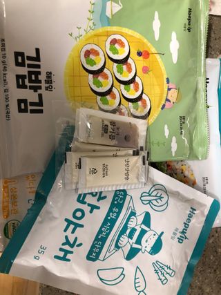 해풀잎 누구나 김밥*1ea [(혼합야채 35g *1ea,  김밥김 (5g, 5ea),  양념간장 (6g, 5ea), 참기름(5g, 2ea)] — 5점을 준 리뷰어가 2022년 7월 올린 사용 사진