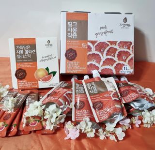 자연에온 핑크 자몽 착즙 100mL 10개입 1BOX +가 득담은 자몽 콜라겐 젤리스틱 1BOX — 5점을 준 리뷰어가 2021년 7월 올린 사용 사진