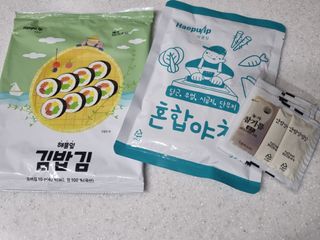해풀잎 누구나 김밥*1ea [(혼합야채 35g *1ea,  김밥김 (5g, 5ea),  양념간장 (6g, 5ea), 참기름(5g, 2ea)] — 5점을 준 리뷰어가 2022년 7월 올린 사용 사진