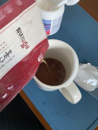 힘내라김홍삼 홍삼활력진 50ml x 5포 — 1점을 준 리뷰어가 2021년 3월 올린 사용 사진