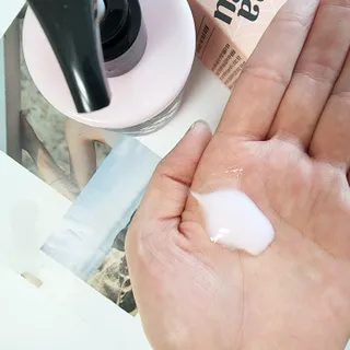 난나 살몬 스파이더 검버섯 미백 톤업 화이트닝 연어 앰플 크림 300ml 대용량 — 5점을 준 리뷰어가 2022년 8월 올린 사용 사진