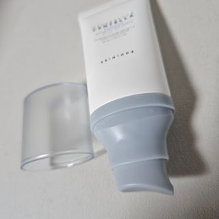 [스킨1004] 마다가스카르 센텔라 히알루-시카 워터핏 선세럼 50ml — 4점을 준 리뷰어가 2024년 5월 올린 사용 사진