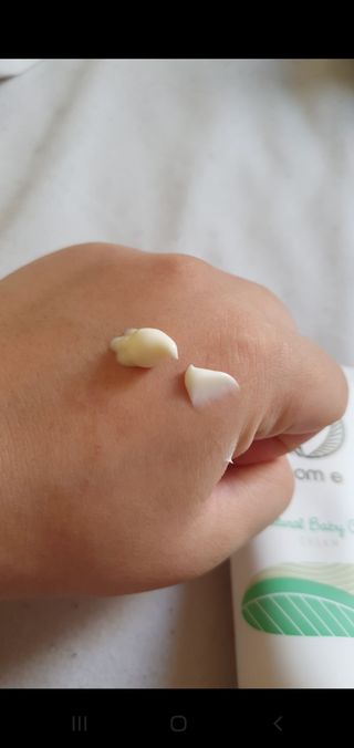 mom e 맘이 내추럴 베이비 케어 크림+바디오일 — 4.5점을 준 리뷰어가 2021년 2월 올린 사용 사진