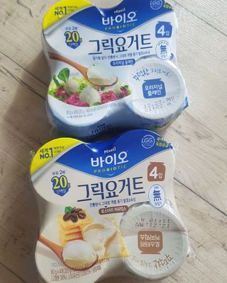 매일바이오 그릭요거트 오리지널 플레인 4개, 로스터리 커피믹스 4개 — 4.5점을 준 리뷰어가 2021년 12월 올린 사용 사진