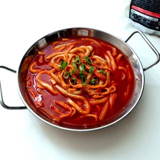 [푸딩팩토리] 요즘누들떡볶이540g + 매콤누들떡볶이 470g — 4점을 준 리뷰어가 2022년 9월 올린 사용 사진