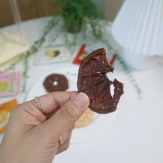 프루낵 제주감귤 초코5봉입 4종(화이트초코,다크초코,요구르트초코,콜라초코)  24g(4.8*5봉입) — 5점을 준 리뷰어가 2022년 11월 올린 사용 사진