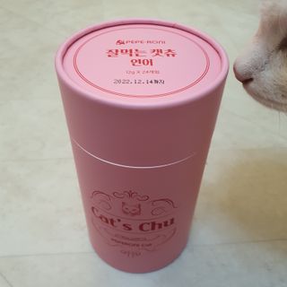 페페로니 잘 먹는 캣츄 - 알래스카 연어 24개입 — 5점을 준 리뷰어가 2021년 9월 올린 사용 사진