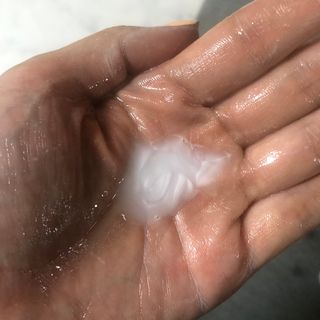 [HUREX] 휴렉스 볼류마이징 탈모완화 기능성 샴푸 150ml x 2개 — 4점을 준 리뷰어가 2021년 9월 올린 사용 사진