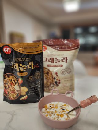 씨알푸드 씨알로 그래놀라 2종 후르츠+크랜베리 아몬드 — 5점을 준 리뷰어가 2022년 7월 올린 사용 사진