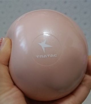 트라택 쿠셔닝 웨이트볼 0.5kg + 1kg SET — 5점을 준 리뷰어가 2022년 5월 올린 사용 사진