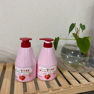 [과일나라] 피부가 마시는 딸기우유 바디클렌저&바디로션 — 3.5점을 준 리뷰어가 2022년 9월 올린 사용 사진