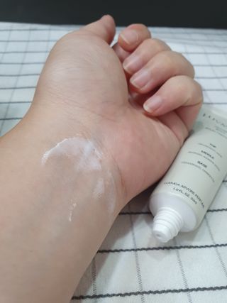 러브모아 향수 고체향수 승무원 고체향수 바르는 향수 니치향수 도손 우드세이지 앤 씨솔트 — 5점을 준 리뷰어가 2022년 10월 올린 사용 사진