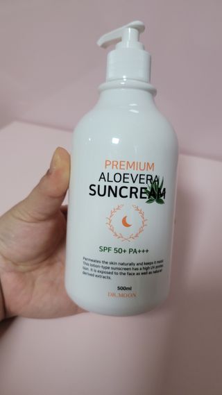 [닥터문] 프리미엄 알로에베라 선크림 500ml — 5점을 준 리뷰어가 2022년 6월 올린 사용 사진
