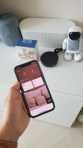 아카라 집 밖에서도 집 안을 돌봐주는 스마트 리모컨 — 5점을 준 리뷰어가 2022년 6월 올린 사용 사진