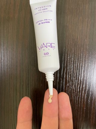 바르셀 톤업선크림 미백 메이크업베이스 CC크림 인텐시브 씨씨 젠 30ml — 3.5점을 준 리뷰어가 2021년 11월 올린 사용 사진
