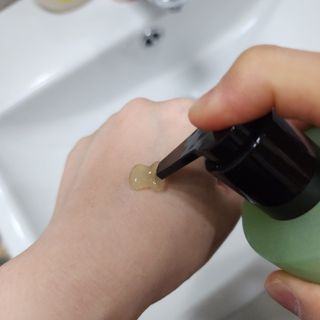 프리마인 메이크업과 들뜨는 각질까지 한방에 깐달걀로! 순하기까지한 셀베이스 그린티클렌저(200ml) — 5점을 준 리뷰어가 2023년 2월 올린 사용 사진