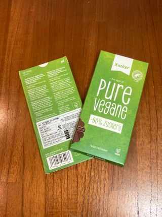 당류2g 자일리톨로 단맛을낸 슈카 퓨어비건 무설탕초콜릿 Xucker vegan 2개입 — 5점을 준 리뷰어가 2021년 4월 올린 사용 사진