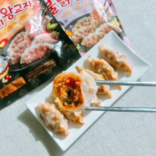 삼양냉동 [삼양] 얇은피불닭왕교자+얇은피까르보불닭왕교자 총4팩 — 5점을 준 리뷰어가 2021년 2월 올린 사용 사진