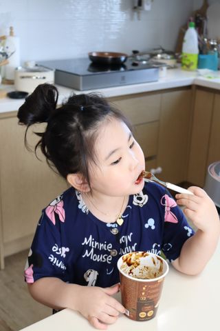 유비쿡 컵떡볶이 매운컵떡볶이2개/ 짜장컵떡볶이 2개  총 4개세트 — 5점을 준 리뷰어가 2021년 5월 올린 사용 사진