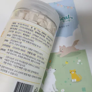 [펫시밀] 원물그대로 영양듬뿍 진공동결건조 북어트릿75g,치킨트릿100g,연어트릿75g 강아지 고양이 간식 — 5점을 준 리뷰어가 2023년 6월 올린 사용 사진