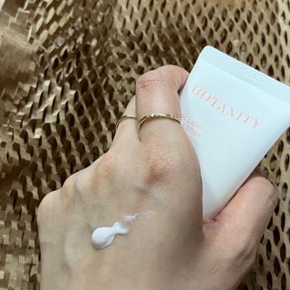 보타니티 촉촉수분자차 아쿠아핏 선 에센스 50ml + 보송톤업자차 징크 선 로션 50ml SPF50+ PA++++ (4/25) — 3.5점을 준 리뷰어가 2022년 4월 올린 사용 사진