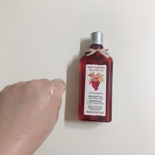 체코 비건화장품 마뉴팍투라 향좋은 와인 샤워젤 (300ml) — 4점을 준 리뷰어가 2022년 6월 올린 사용 사진