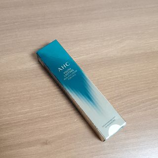 [NEW 탄력유턴 아이크림] AHC 유스 래스팅 리얼 아이크림 포 페이스 — 4점을 준 리뷰어가 2021년 2월 올린 사용 사진