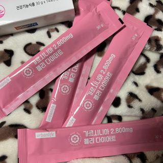 주식회사 얼굴반쪽 [얼굴반쪽 가르시니아 2,800mg] x 14포 1주 젤리 다이어트 보조제 체지방감소 — 5점을 준 리뷰어가 2021년 12월 올린 사용 사진