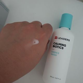 리더스코스메틱 리더스 카밍 바이오틱스 에센스 워터 — 5점을 준 리뷰어가 2021년 10월 올린 사용 사진